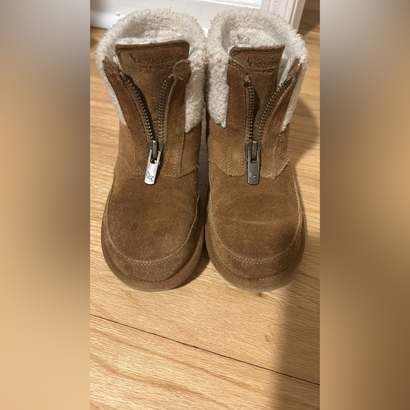 kids Koolaburra Uggs - Picture 1 of 8